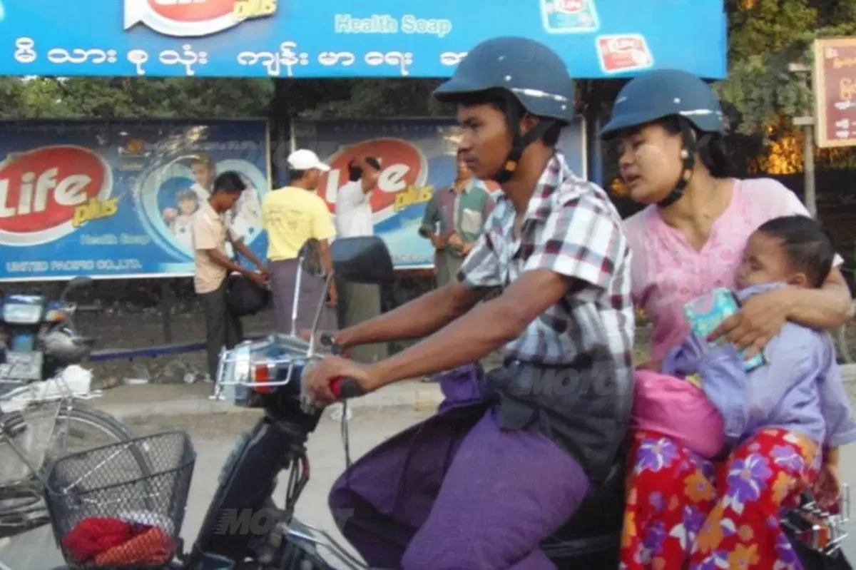 Viaggi: Myanmar. "Frenare col clacson" (19)