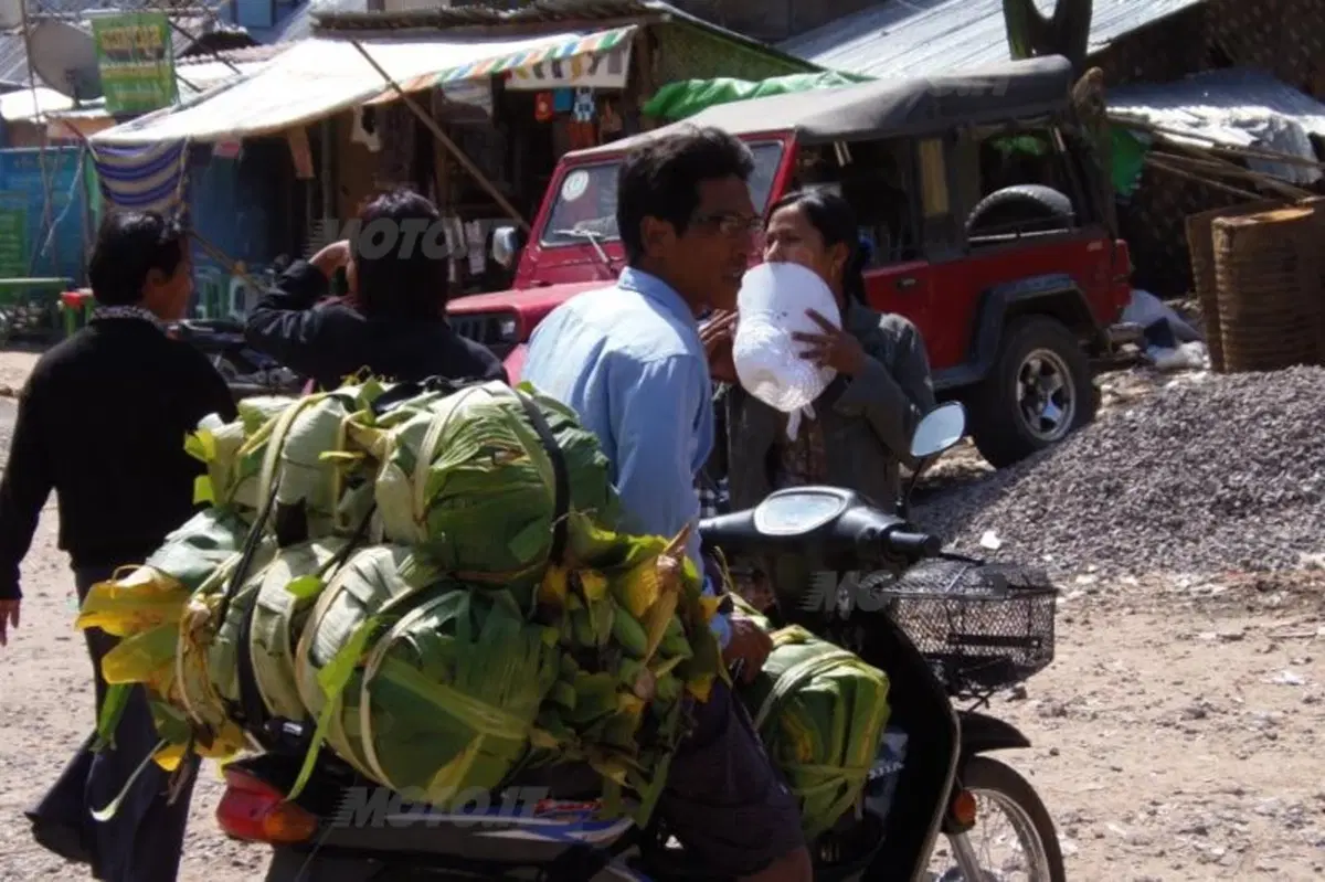 Viaggi: Myanmar. "Frenare col clacson" (29)