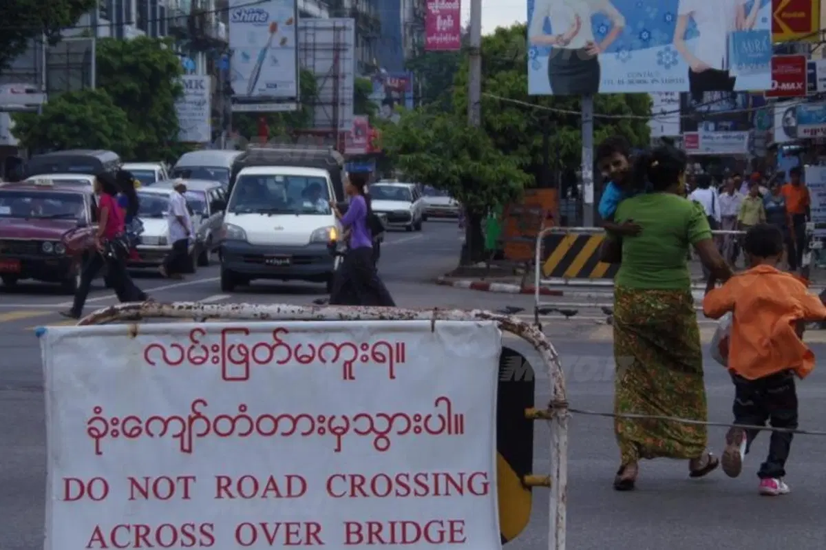 Viaggi: Myanmar. "Frenare col clacson" (32)
