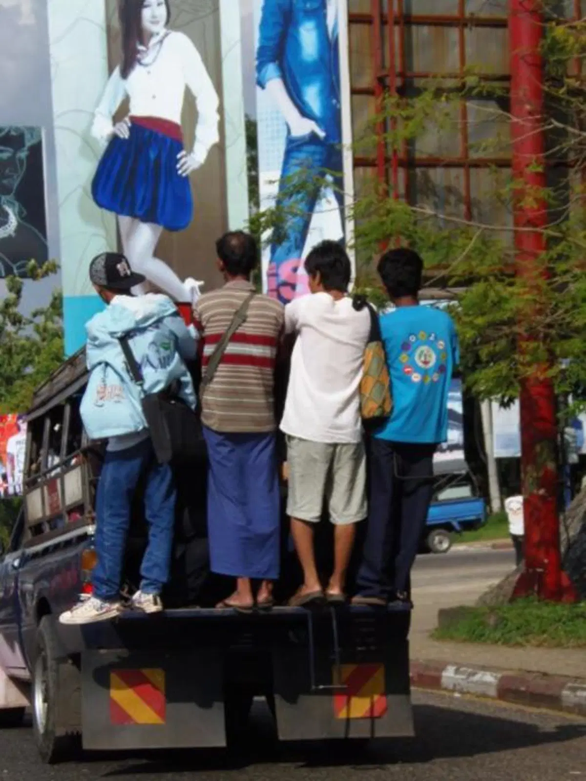 Viaggi: Myanmar. "Frenare col clacson" (35)