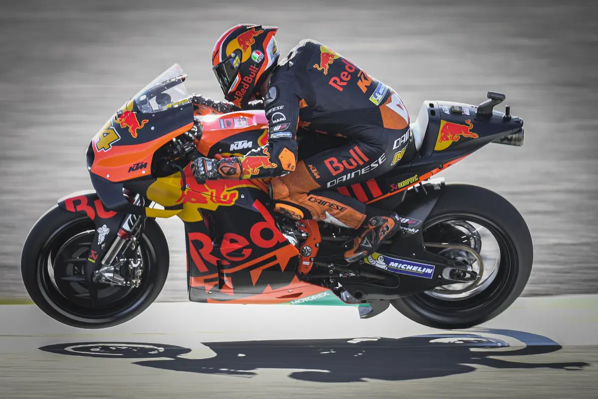 MotoGP 2019. Fabio Quartararò in pole a Valencia (11)