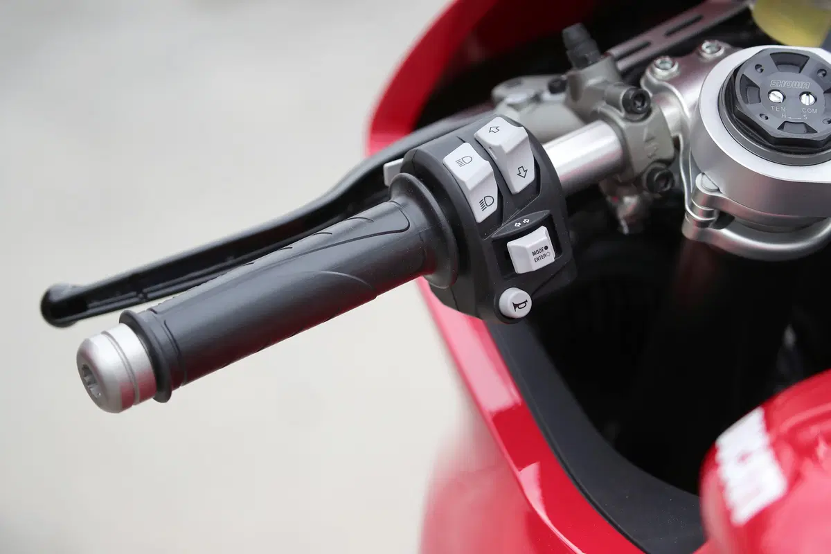 Ducati Panigale V2. Piccola Superbike (14)