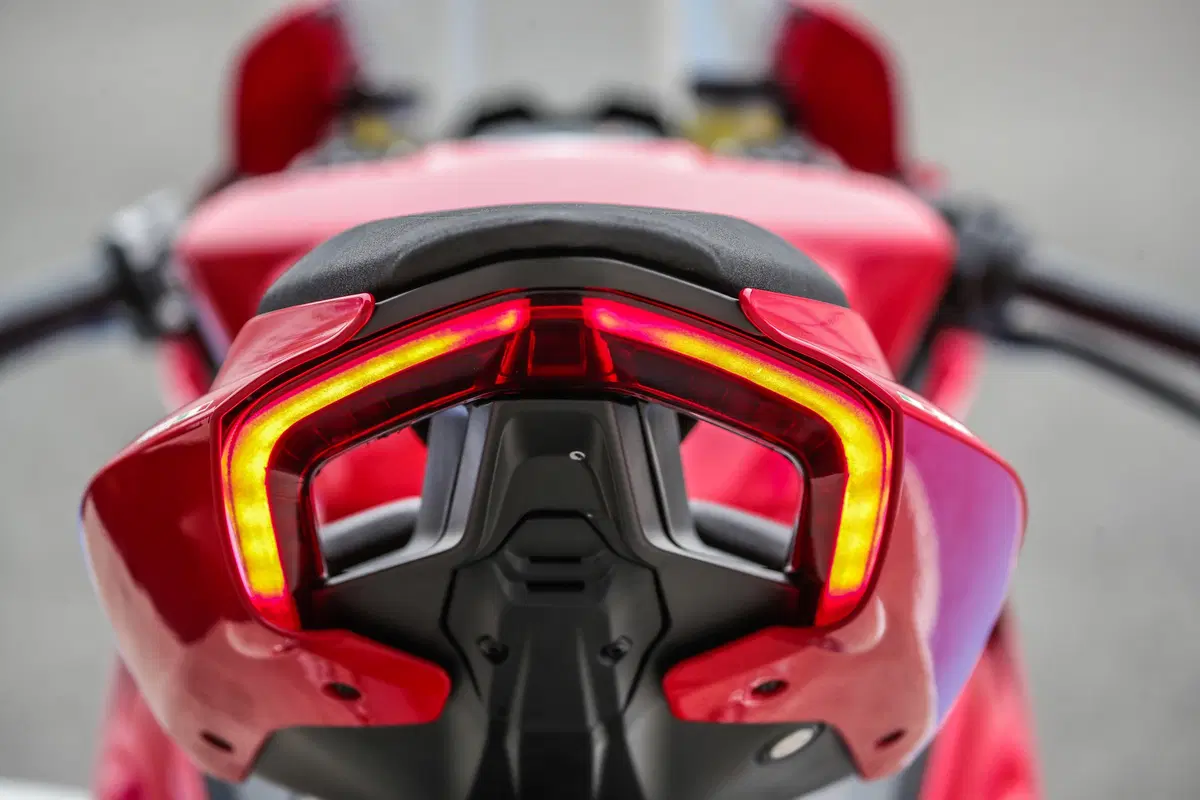 Ducati Panigale V2. Piccola Superbike (10)