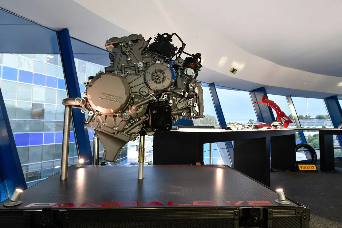 Ducati Panigale V2. Piccola Superbike (4)