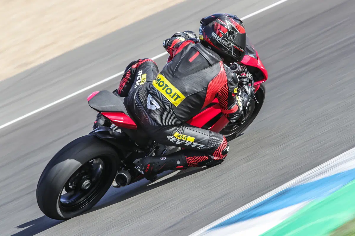 Ducati Panigale V2. Piccola Superbike (4)