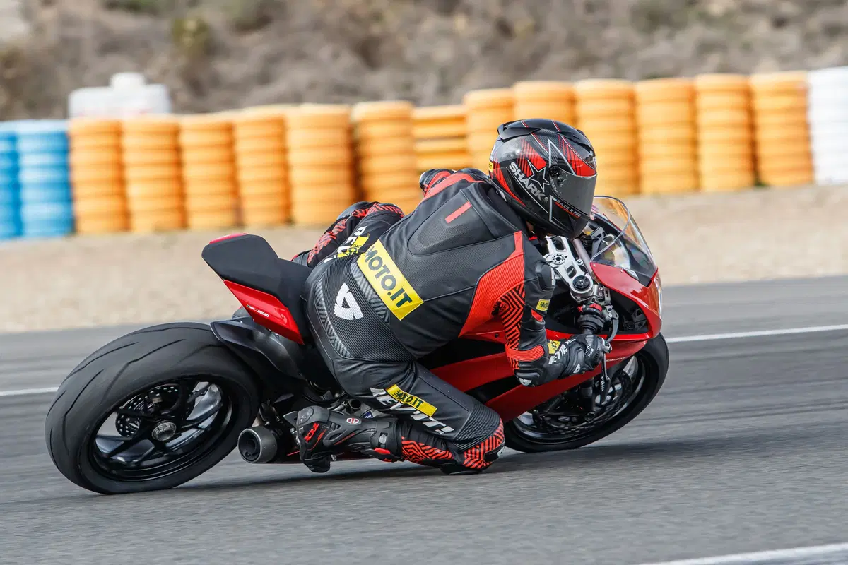 Ducati Panigale V2. Piccola Superbike (17)