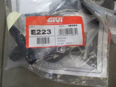 Attacco posteriore per Honda SH 300 07-14 Givi