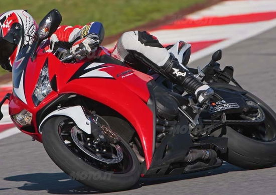 Honda CBR1000RR Fireblade 2012  