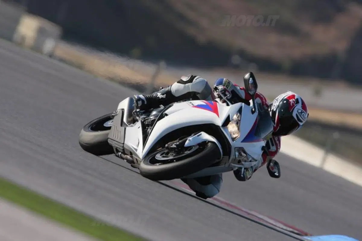 Honda CBR1000RR Fireblade 2012   (9)