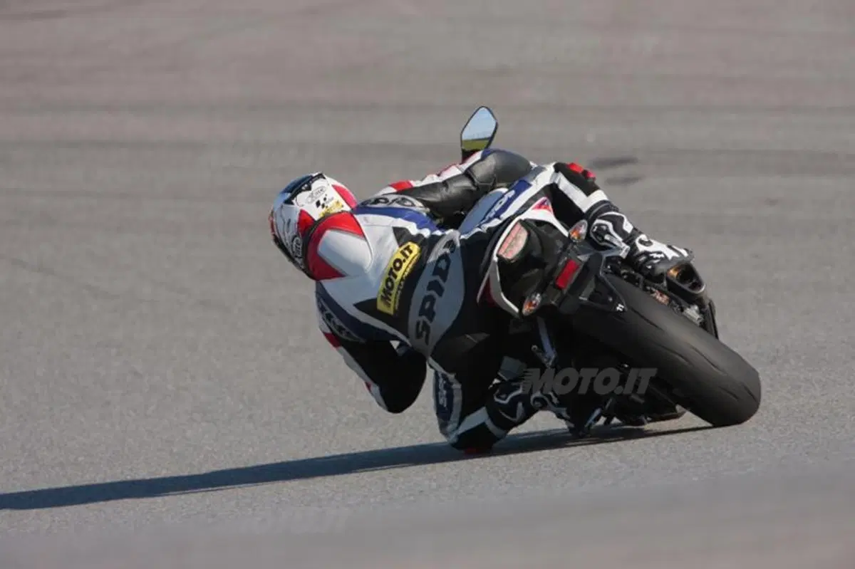 Honda CBR1000RR Fireblade 2012   (10)