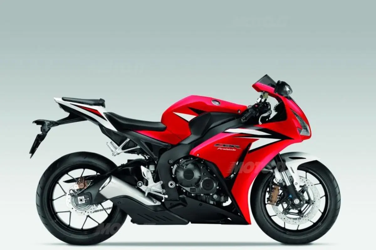 Honda CBR1000RR Fireblade 2012   (32)