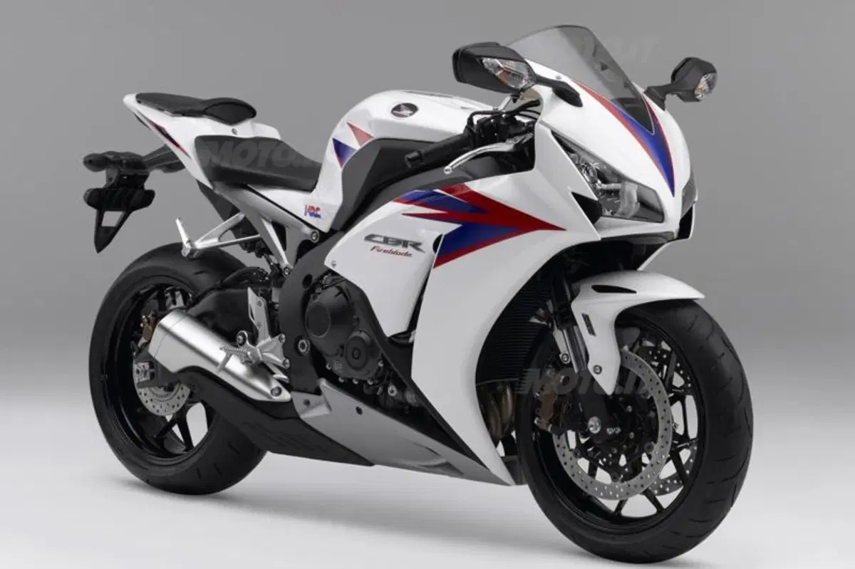 Honda CBR1000RR Fireblade 2012   (33)