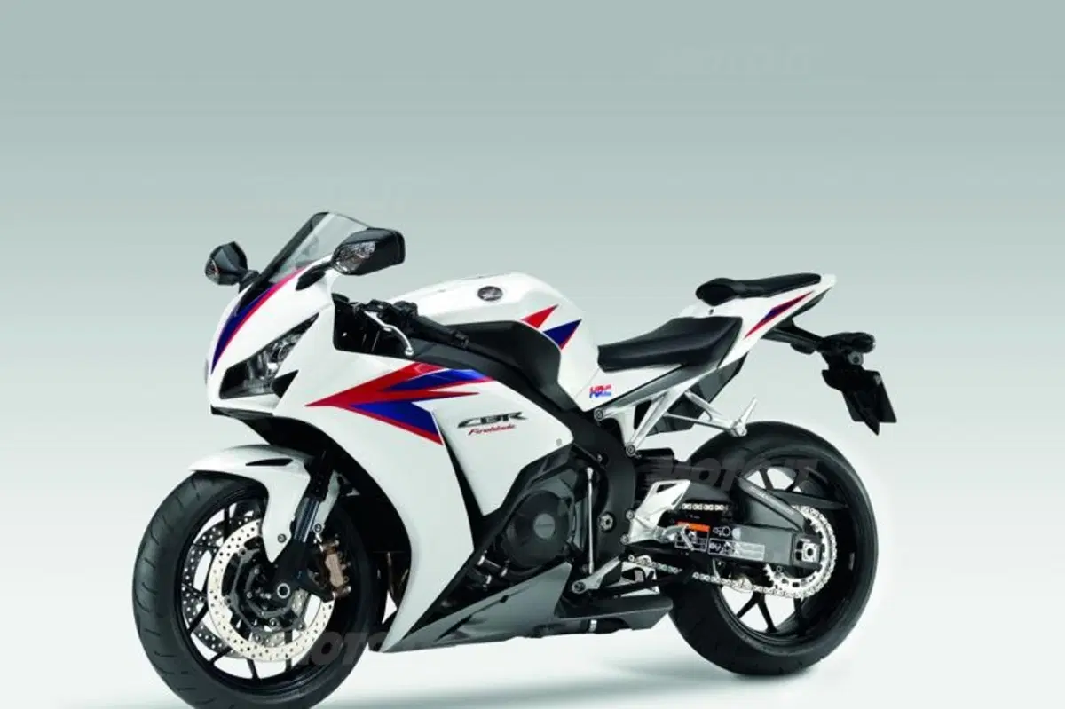 Honda CBR1000RR Fireblade 2012   (36)