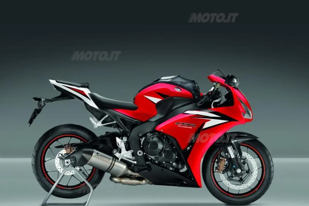 Honda CBR1000RR Fireblade 2012   (39)