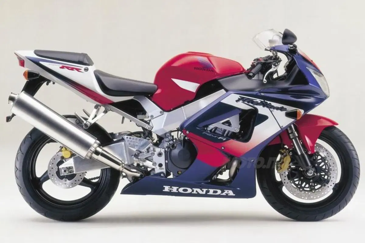 Honda CBR1000RR Fireblade 2012   (44)