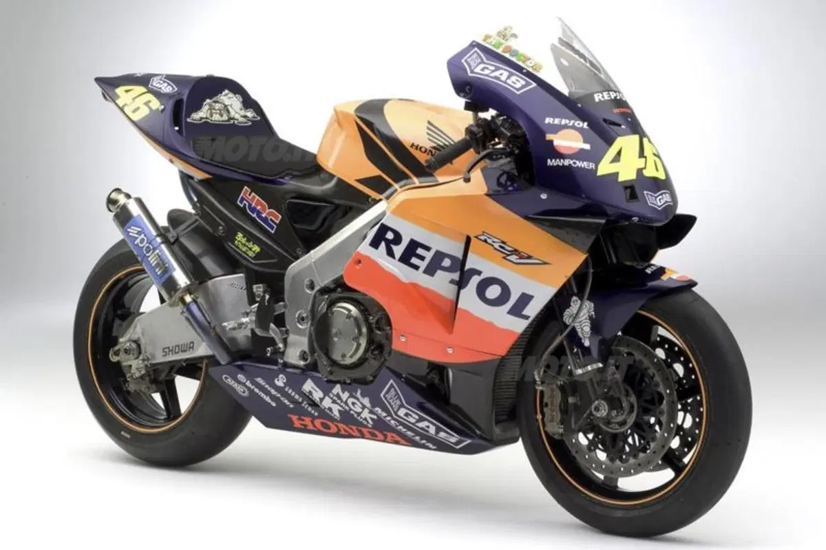 Honda CBR1000RR Fireblade 2012   (46)