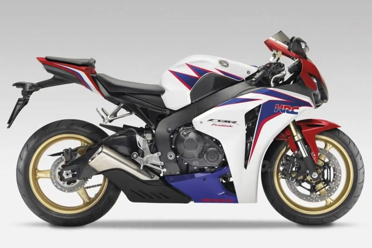 Honda CBR1000RR Fireblade 2012   (51)