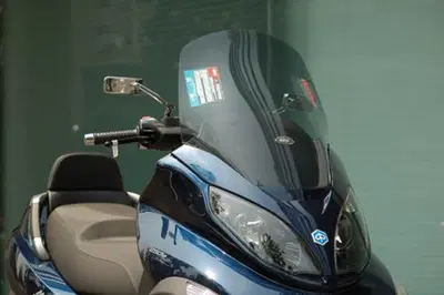 Parabrezza Givi specifico Piaggio MP3