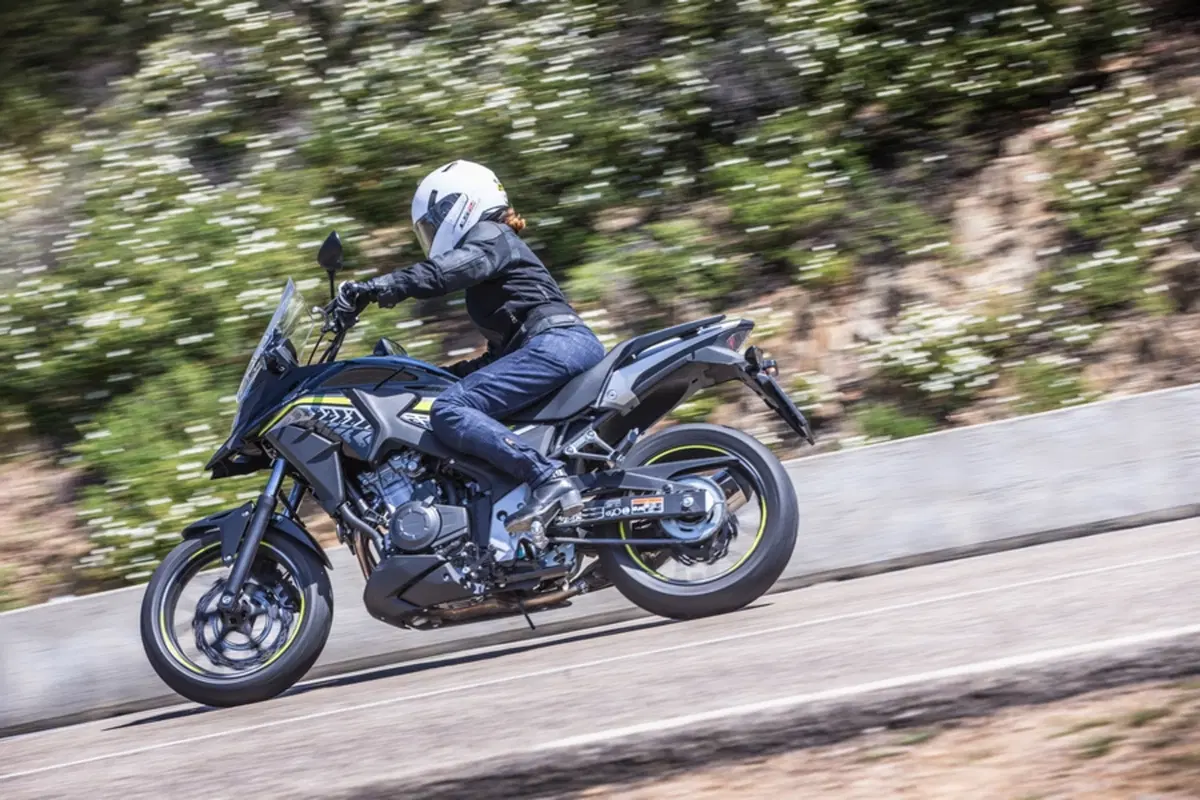 Honda CB500X (10)