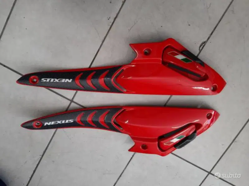 Fianco poggiapiede Gilera Nexus 500