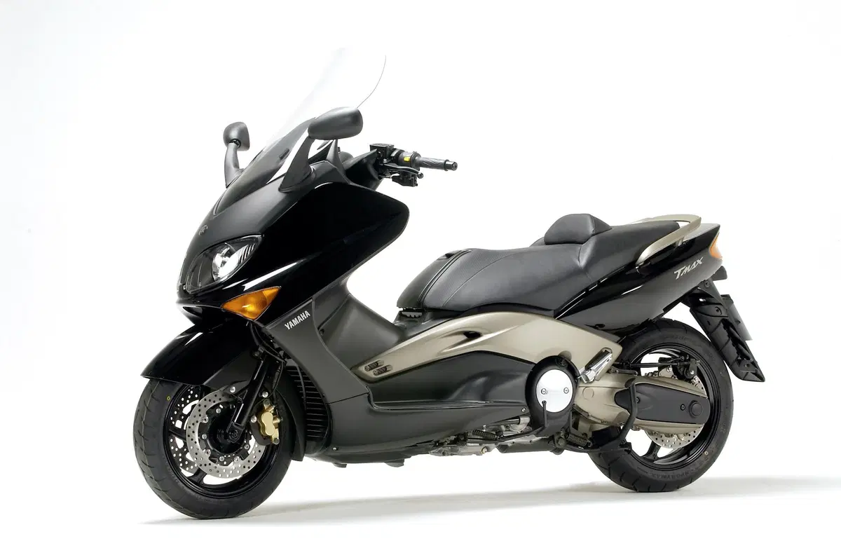 Nuovo Yamaha TMAX 560 e TECH MAX 2020: xxxxxxxxx (2)