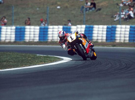 Michael Doohan, con il suo stile inconfondibile