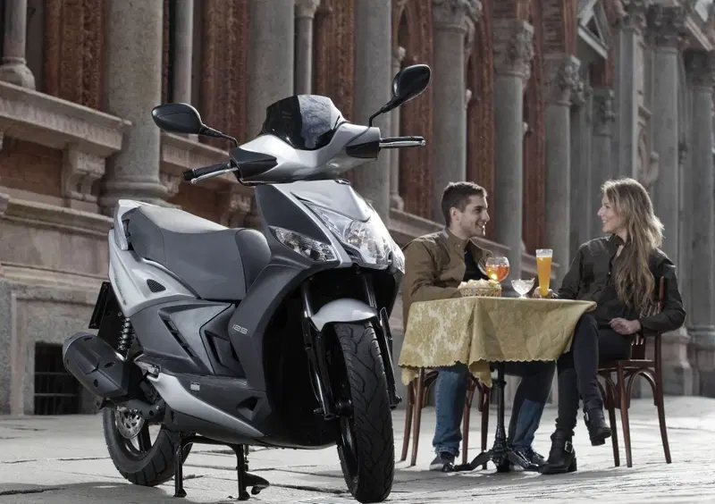 Kymco Agility 200 Agility 200i R16 + (2019 - 20) (3)