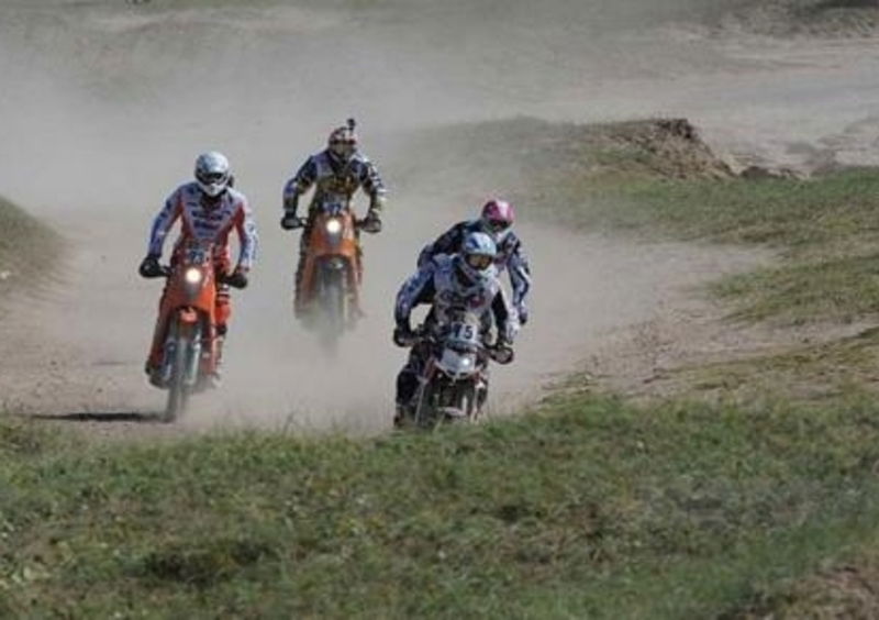 Dakar 2012, 8a Tappa: Tempi rivisti e corretti. Pitstop motori e incidente a Pizzolito