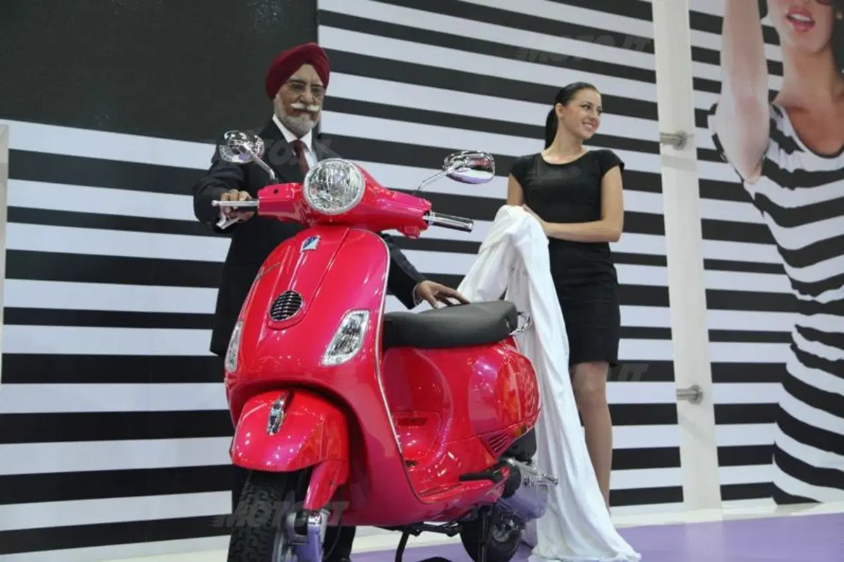 Svelata all'Auto Expo di Delhi la Vespa per il mercato indiano (2)