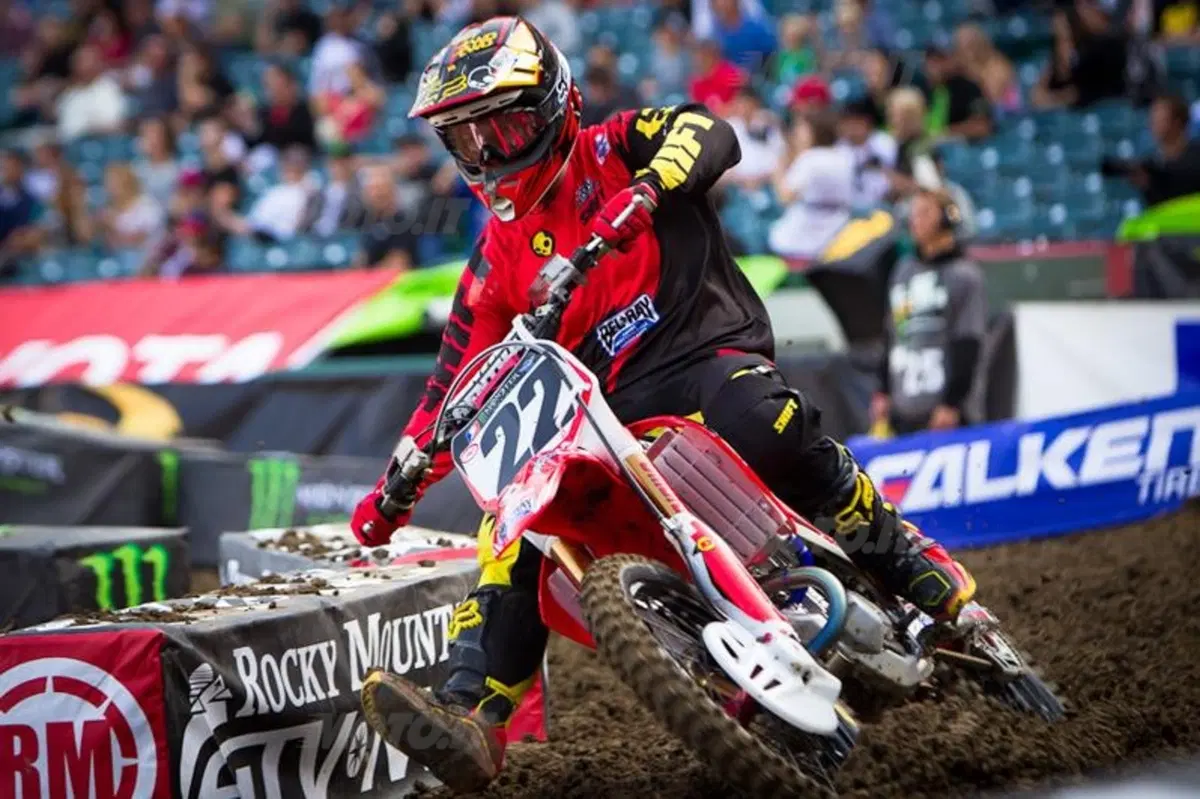 Villopoto domina la prima prova del Supercross ad Anaheim