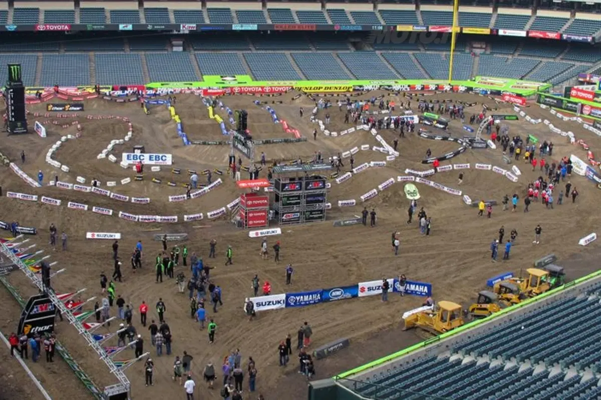 Villopoto domina la prima prova del Supercross ad Anaheim (7)