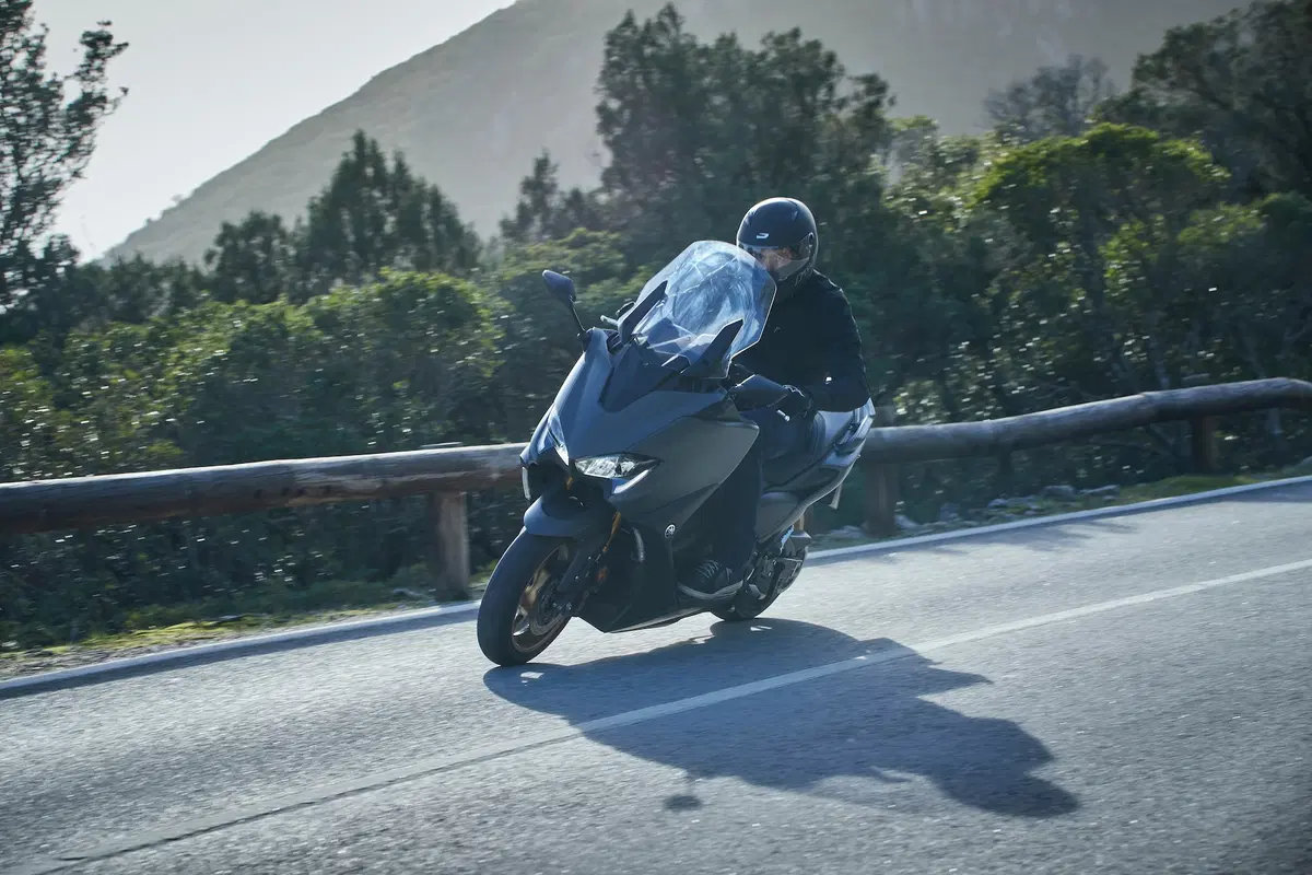 Nuovo Yamaha TMAX 560 e TECH MAX 2020. Settimo cielo (7)