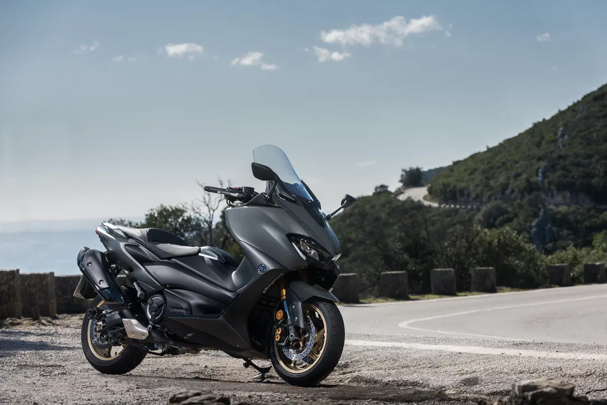 Nuovo Yamaha TMAX 560 e TECH MAX 2020. Settimo cielo (12)