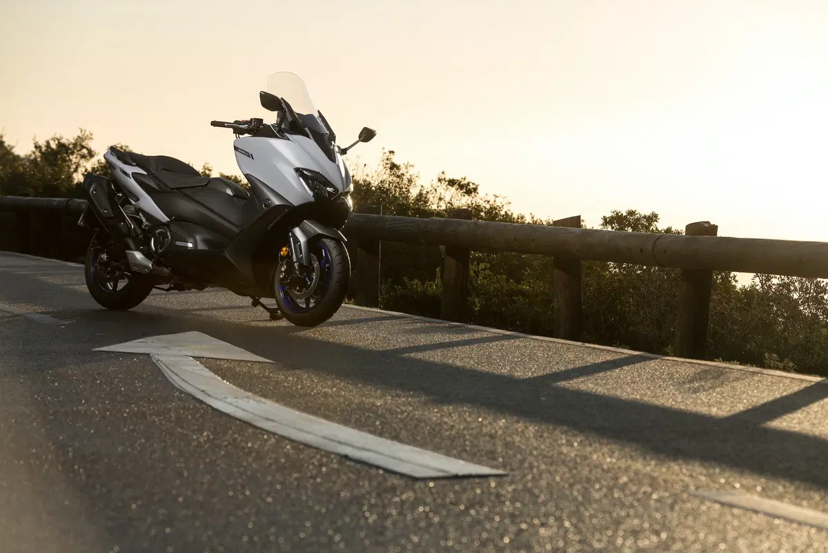 Nuovo Yamaha TMAX 560 e TECH MAX 2020. Settimo cielo (15)