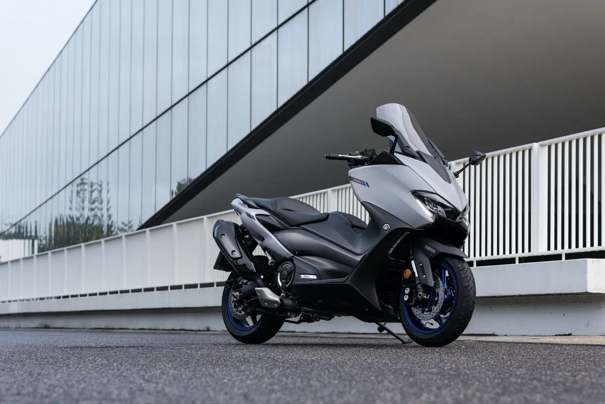 Nuovo Yamaha TMAX 560 e TECH MAX 2020. Settimo cielo (16)