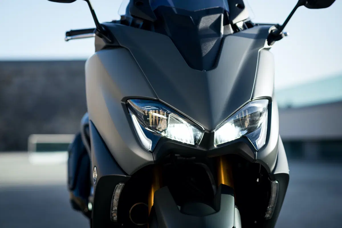 Nuovo Yamaha TMAX 560 e TECH MAX 2020. Settimo cielo (3)