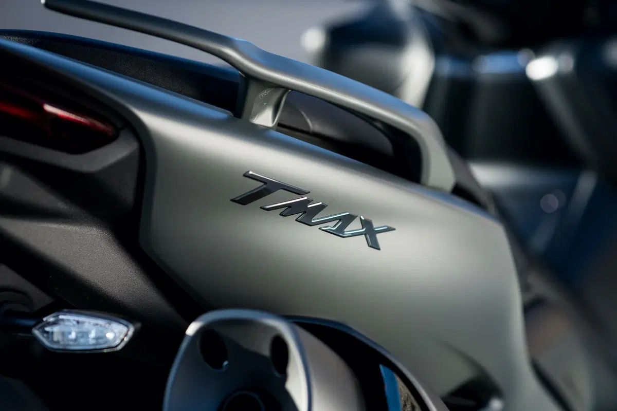 Nuovo Yamaha TMAX 560 e TECH MAX 2020. Settimo cielo (4)