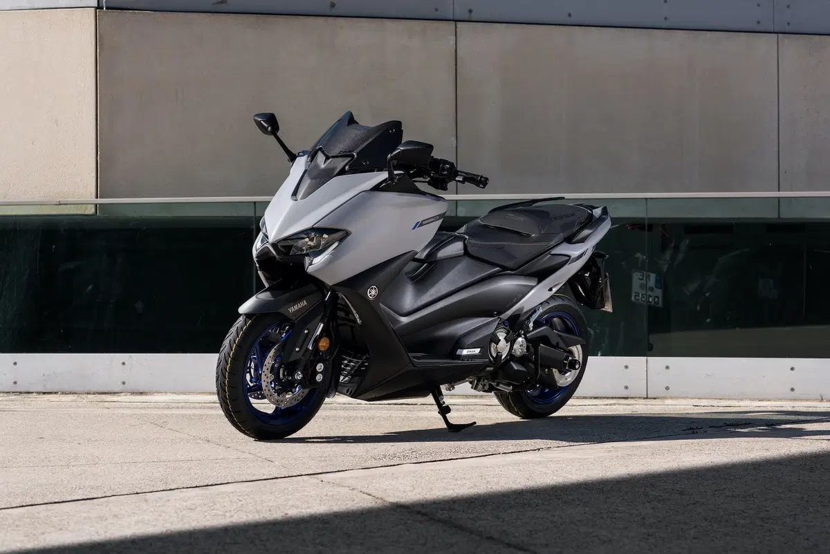 Nuovo Yamaha TMAX 560 e TECH MAX 2020. Settimo cielo (19)