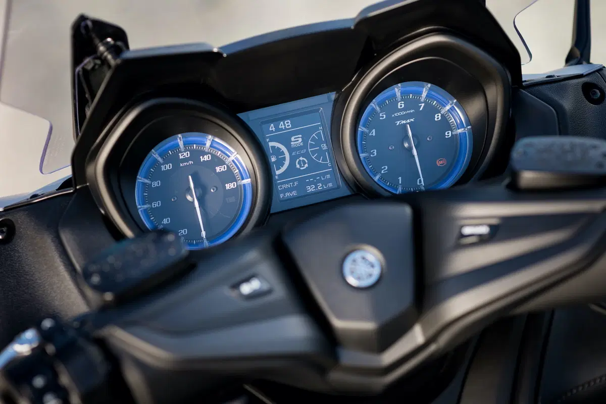 Nuovo Yamaha TMAX 560 e TECH MAX 2020. Settimo cielo (28)
