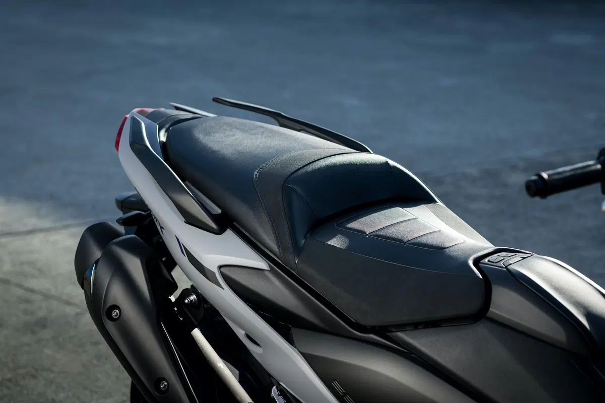 Nuovo Yamaha TMAX 560 e TECH MAX 2020. Settimo cielo (30)