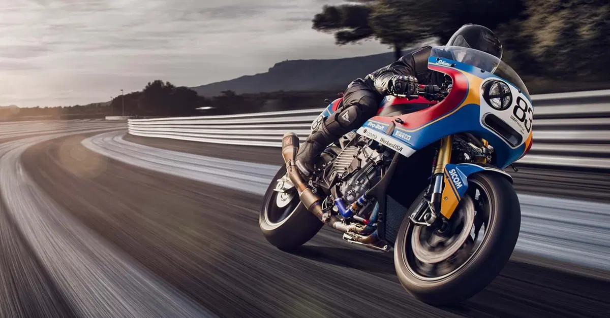 BMW S1000RR Praem, l'iper sport r&eacute;tro