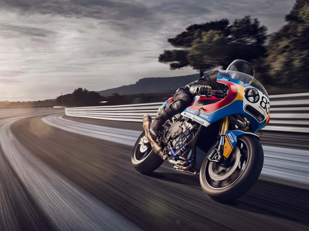 BMW S1000RR Praem, l'iper sport rétro (2)