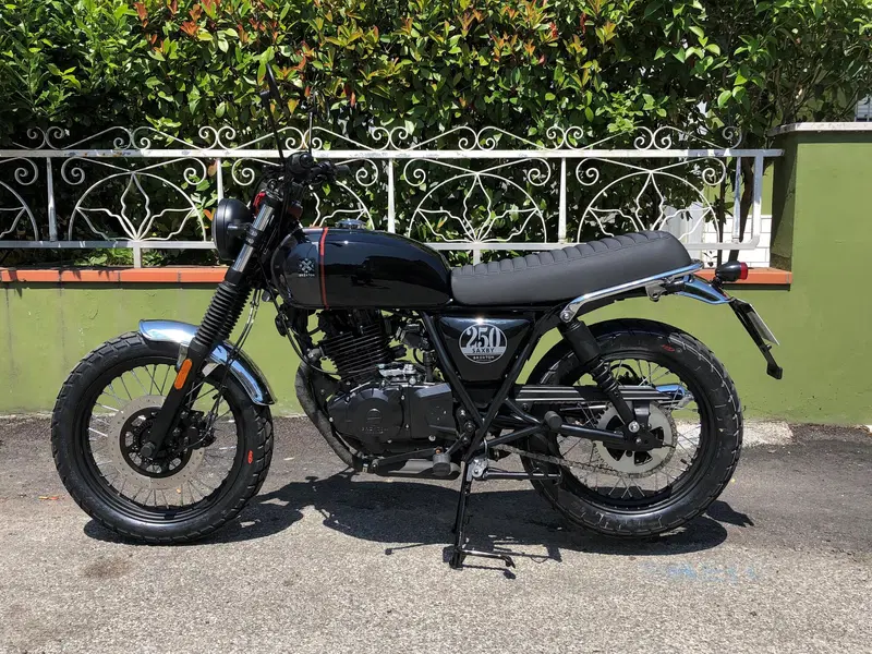 Brixton Motorcycles Cromwell 250 (2021 - 25) (5)