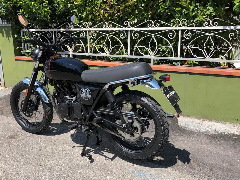 Brixton Motorcycles Cromwell 250 (2021 - 25) (7)