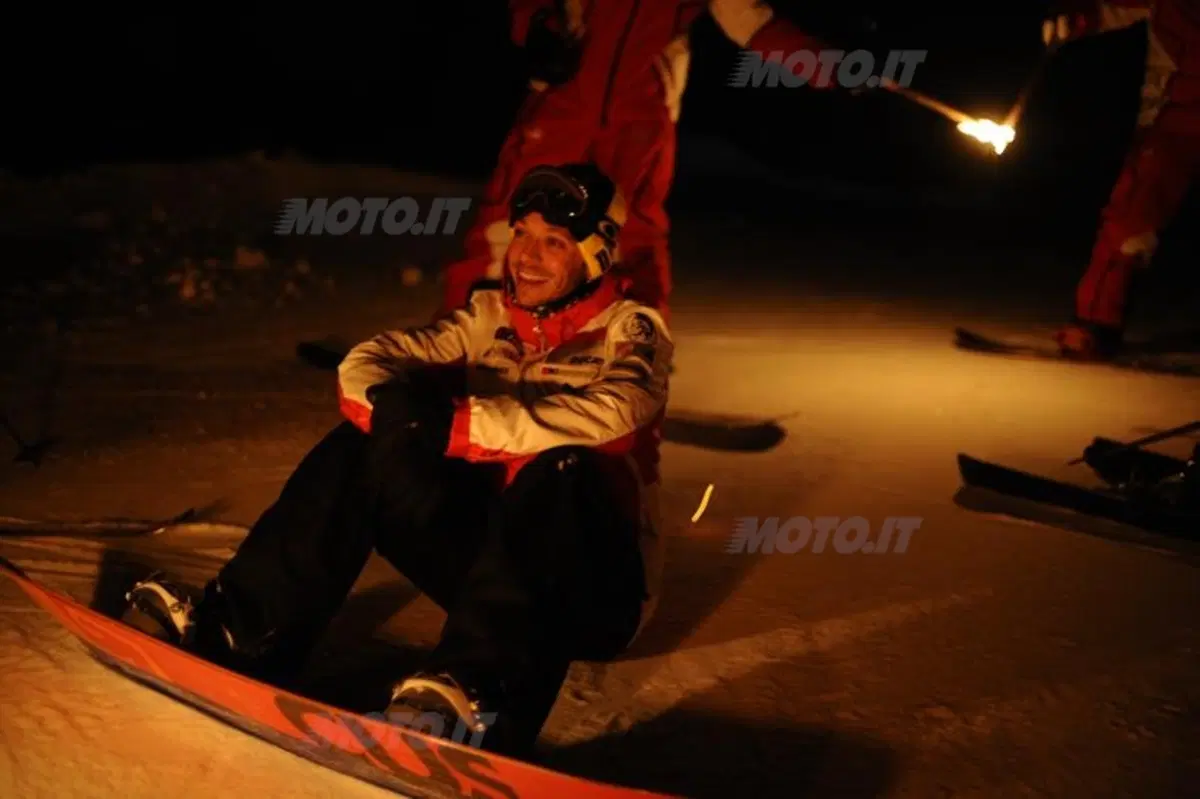 Wrooom 2012: Rossi in sella alla Desmosedici sulla neve! (3)