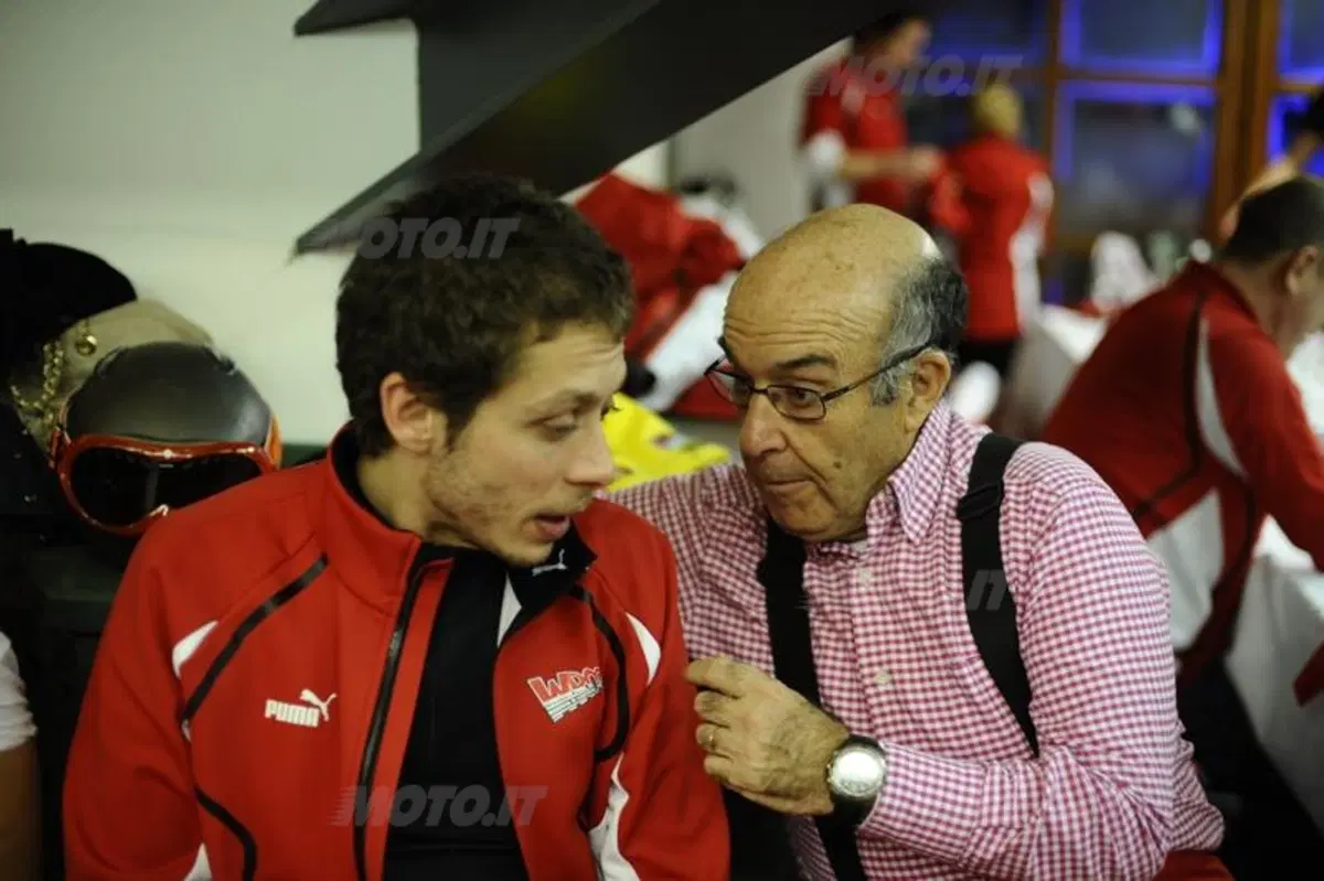 Wrooom 2012: Rossi in sella alla Desmosedici sulla neve! (9)