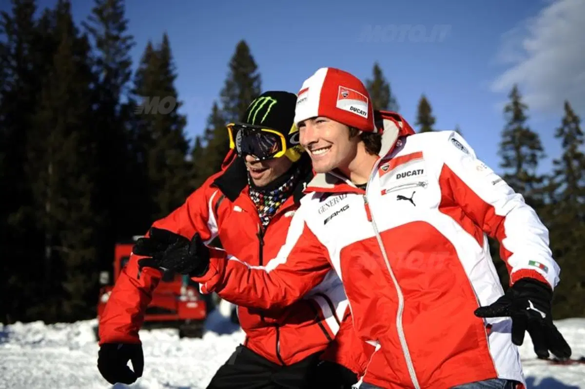 Wrooom 2012: Rossi in sella alla Desmosedici sulla neve! (23)