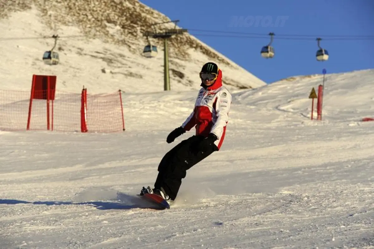 Wrooom 2012: Rossi in sella alla Desmosedici sulla neve! (24)