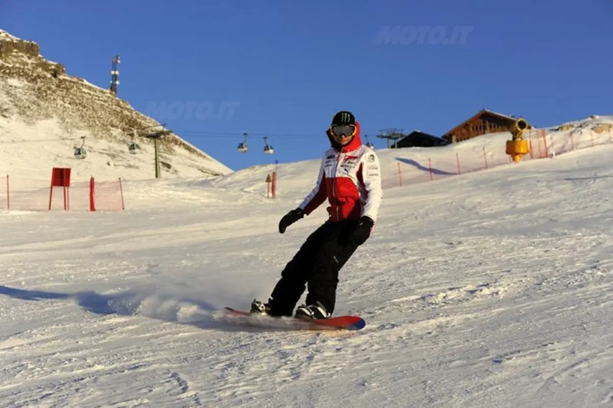 Wrooom 2012: Rossi in sella alla Desmosedici sulla neve! (25)