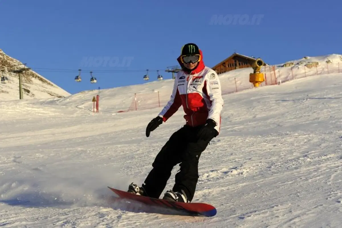 Wrooom 2012: Rossi in sella alla Desmosedici sulla neve! (26)